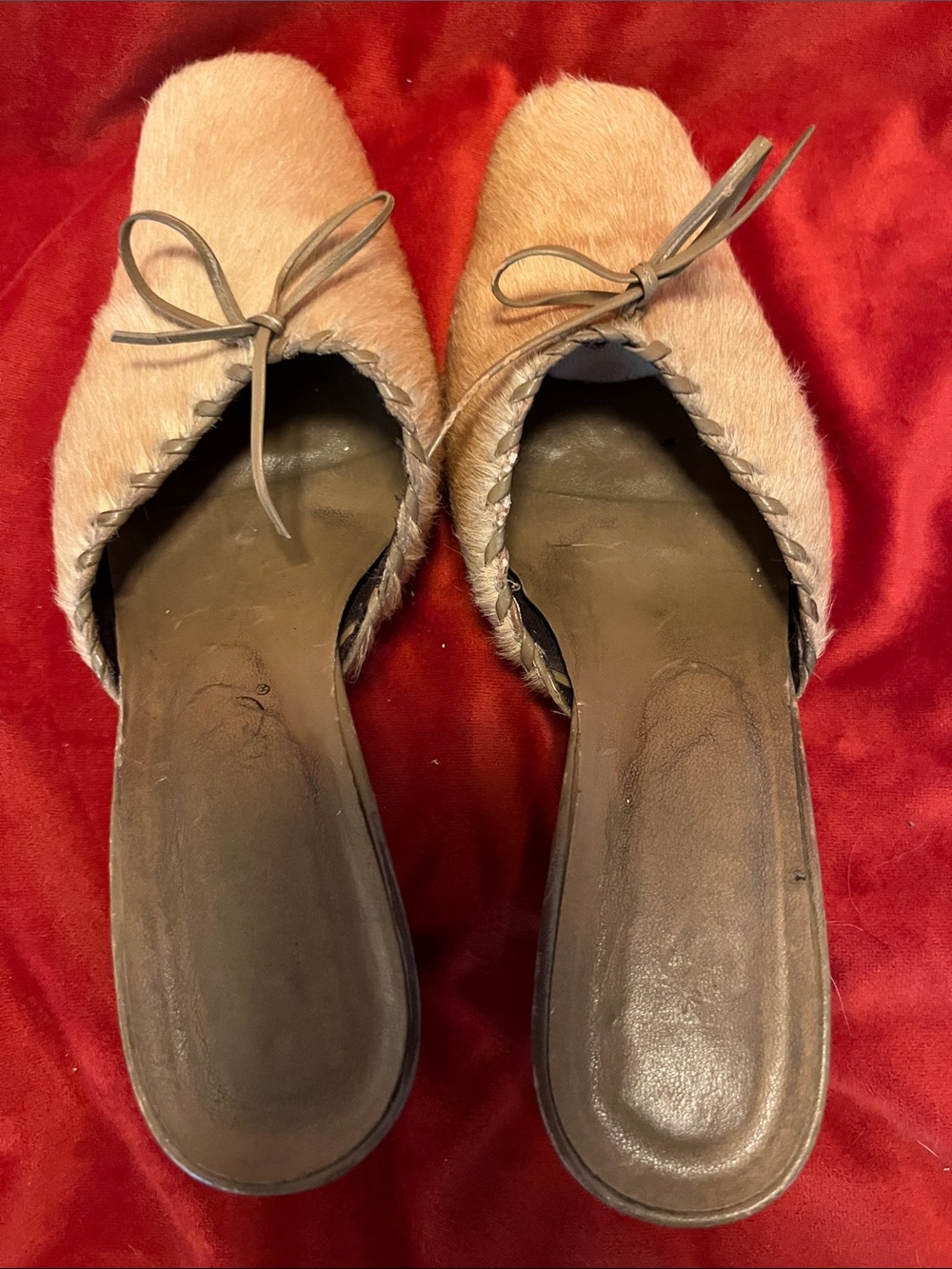 Brazilian-made Beige Haircalf Slip-On Mule Heels with Bow Accent SZ 39, US9 - Picture 3 of 12